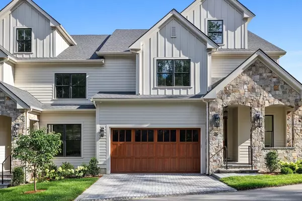 Lexington, MA 02421,26 Common Court #26