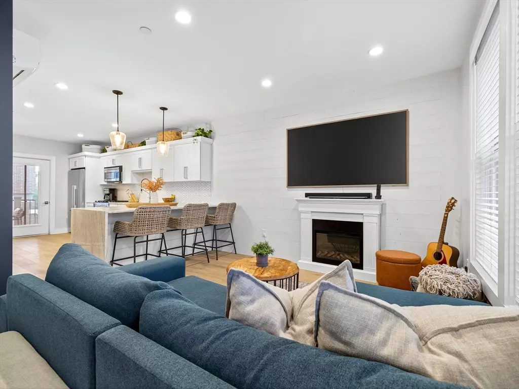 Boston, MA 02128,1 Coppersmith Way #2