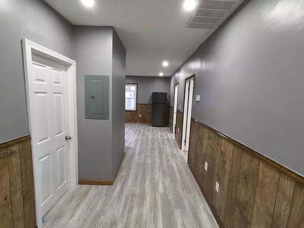 Fall River, MA 02723,34 Canoniciuos St. #3