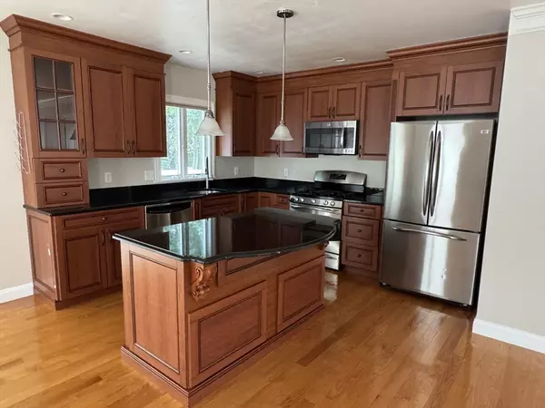 Arlington, MA 02474,4 Margaret St #4