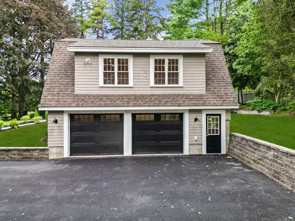 Andover, MA 01810,332 S Main St