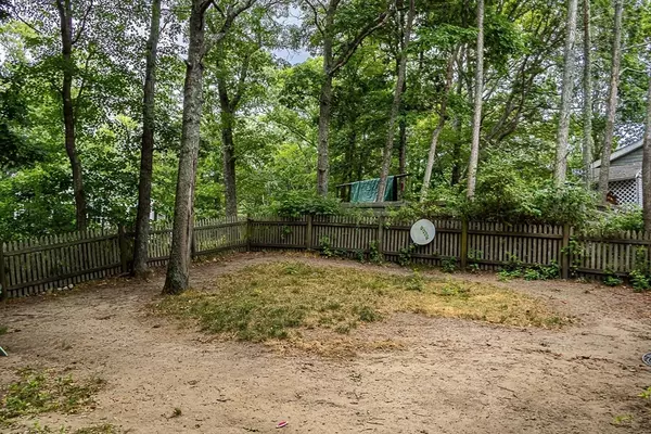Plymouth, MA 02360,22 Cranberry Rd