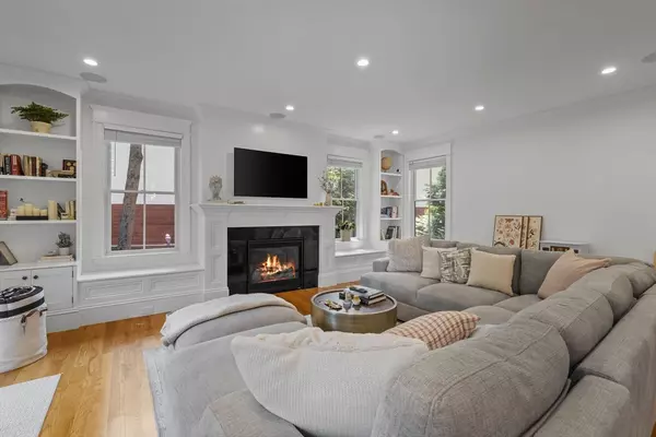 Newton, MA 02468,4 Coyne Road #4