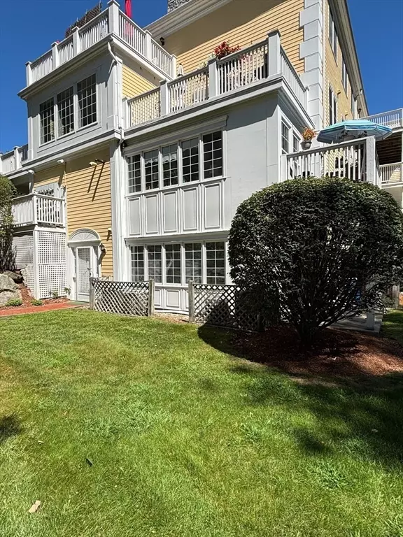Methuen, MA 01844,1 Riverview Blvd #3-8