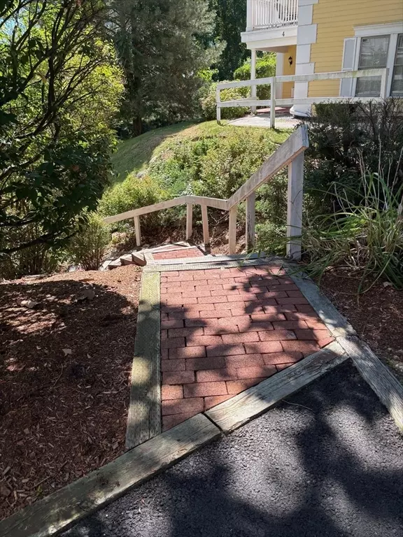 Methuen, MA 01844,1 Riverview Blvd #3-8
