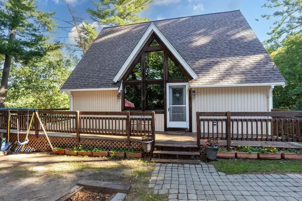 Taunton, MA 02780,32 Pineview Ter