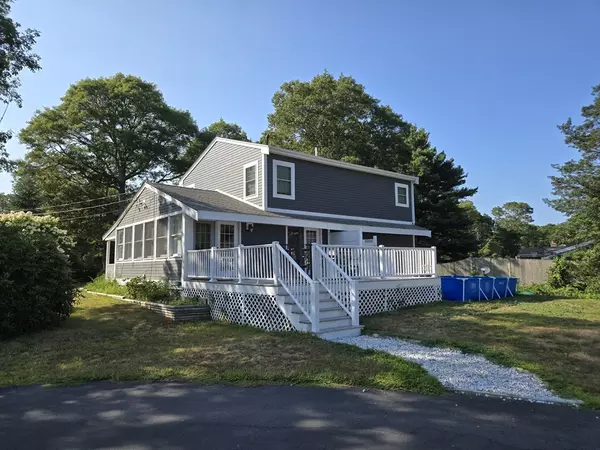 Barnstable, MA 02632,82 Yacht Club Rd