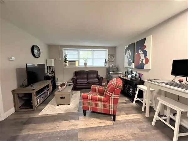 Reading, MA 01867,625 Main Street #2