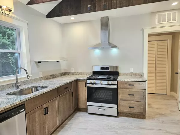 Hull, MA 02045,47 Main St #1L