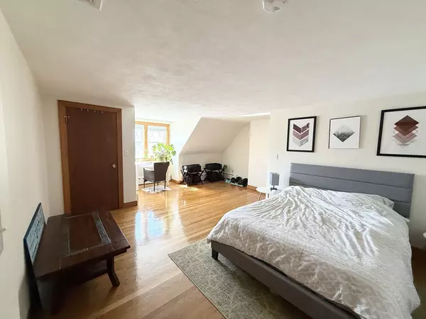 Boston, MA 02127,920 East 4th St #2