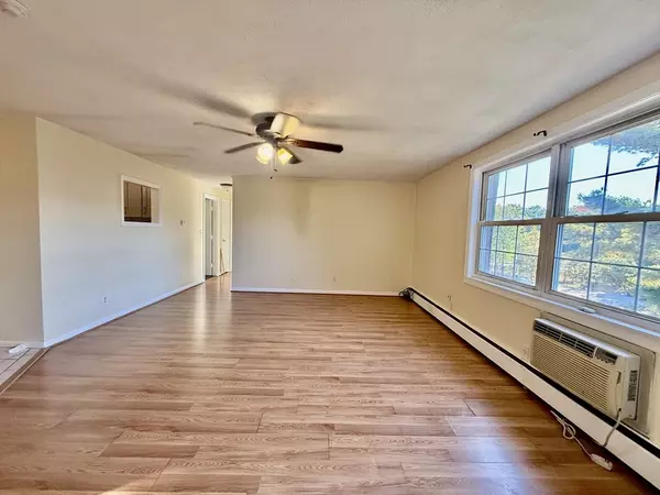Weymouth, MA 02188,1 Tara Dr #12