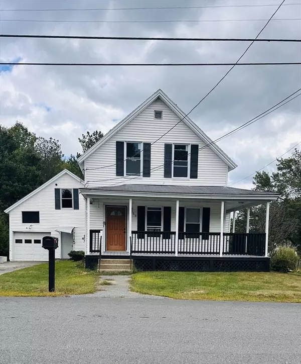 13 Woodlawn St, Winchendon, MA 01475