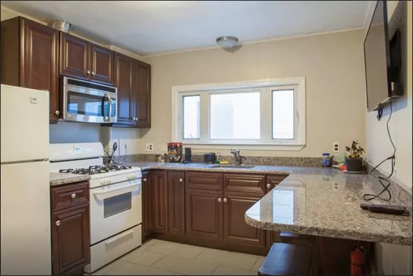 17 Hunting St #17-2, Cambridge, MA 02141