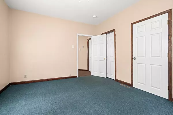 Lowell, MA 01854,10 Clinton Ave