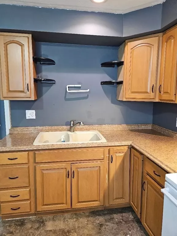 Fall River, MA 02720,139 Covel #1