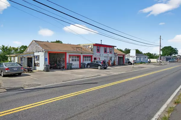 Barnstable, MA 02601,657 Yarmouth Road