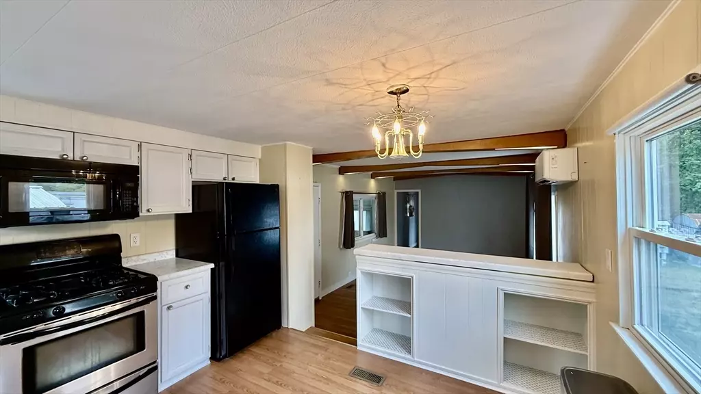 Plainville, MA 02762,160 Washington St #65