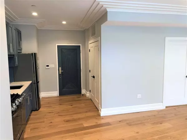 Boston, MA 02120,1467 Tremont One Month Free #302