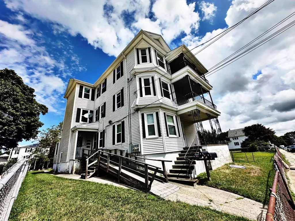 Fall River, MA 02721,528 Lawton St #2
