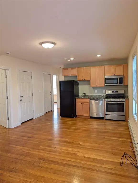 Cambridge, MA 02141,305 Hurley Street #2