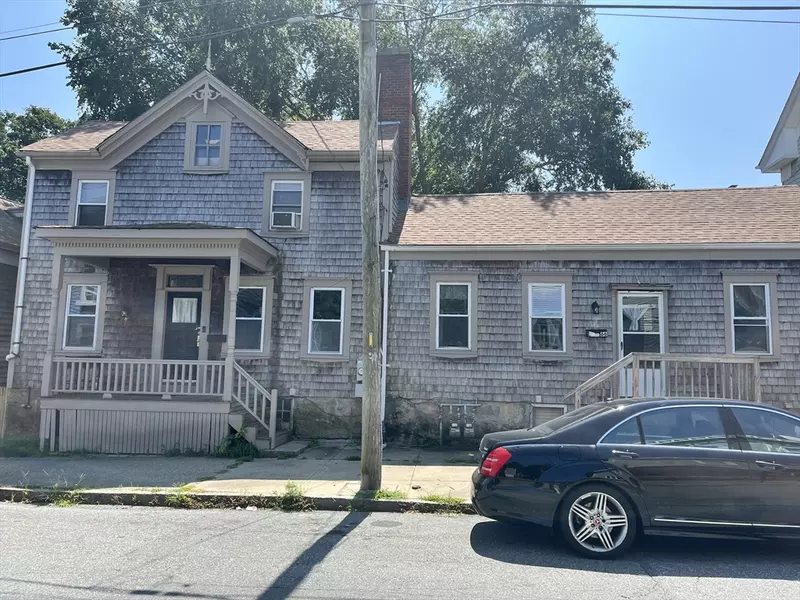 64-66 Bedford St, New Bedford, MA 02740