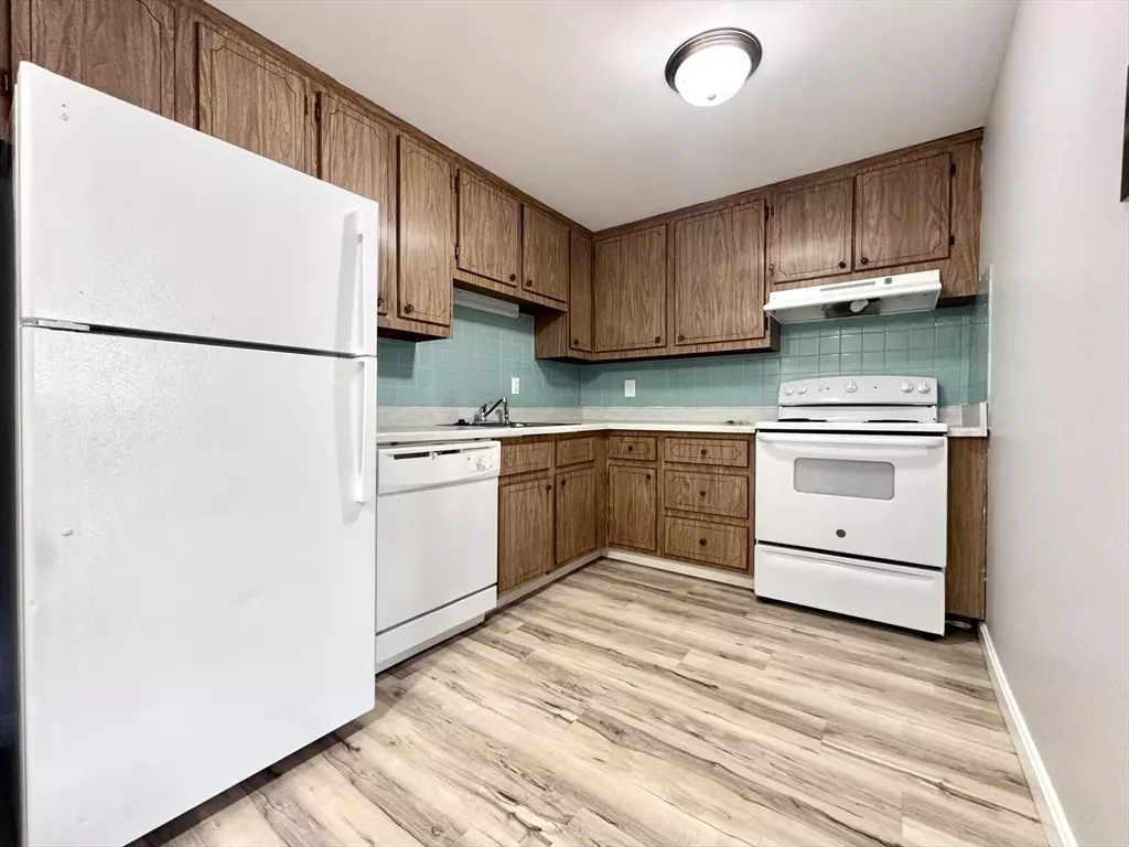 Arlington, MA 02476,6 Old Colony Ln #9