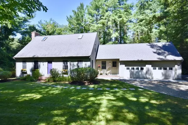 8 Abby Lane, Mattapoisett, MA 02739
