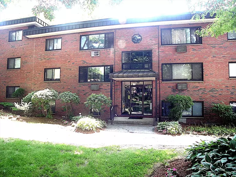 1323 Worcester Rd #E7, Framingham, MA 01701