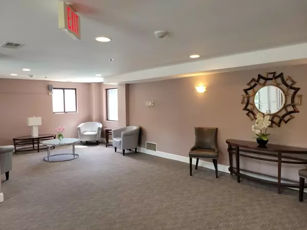 Medford, MA 02155,30 Revere Beach Parkway #207