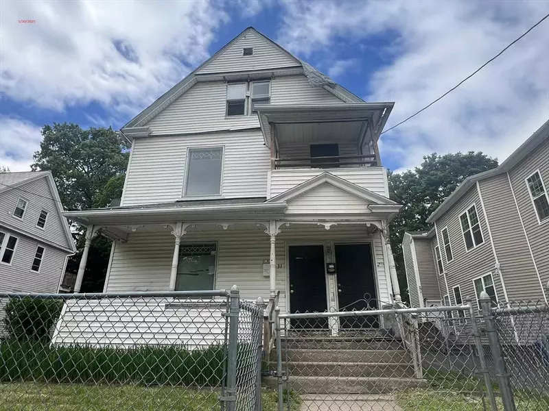 29-31 Brown Ave, Holyoke, MA 01040