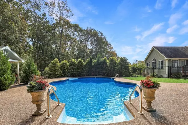 Merrimac, MA 01860,7 Ashley Ln