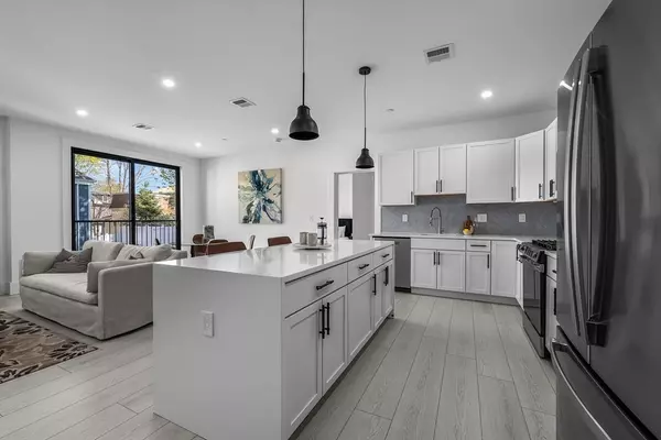 Boston, MA 02124,74 Burt Street #303