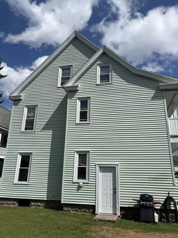 Holyoke, MA 01040,9-11 Oakwood Ave