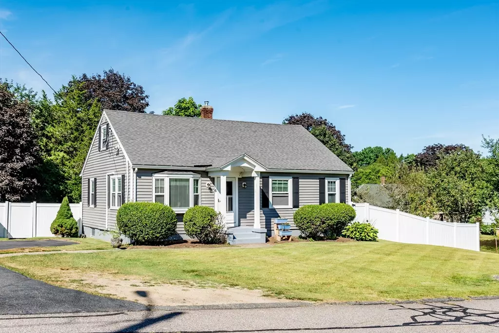 Blackstone, MA 01504,6 Carrington St