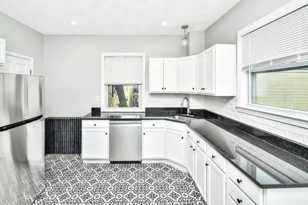 Somerville, MA 02145,109 Walnut St #5