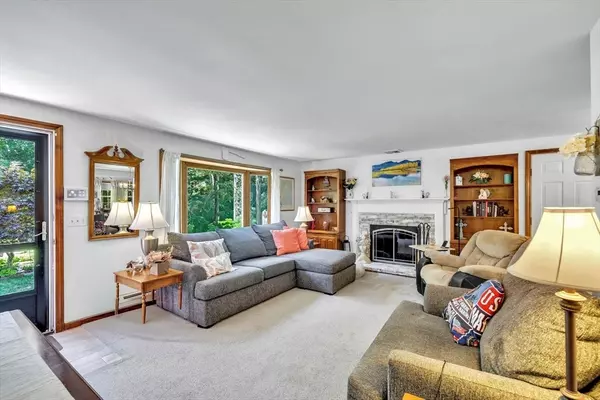 Mashpee, MA 02649,248 Mashpee Neck Rd