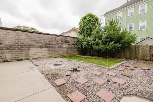 New Bedford, MA 02740,46 Larch St