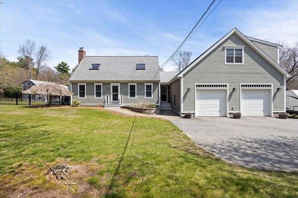 57 County St, Lakeville, MA 02347