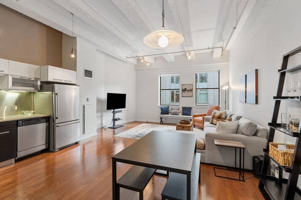 88 Kingston St #5E, Boston, MA 02111
