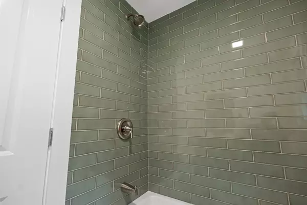 Wareham, MA 02571,4 Daniel Rd