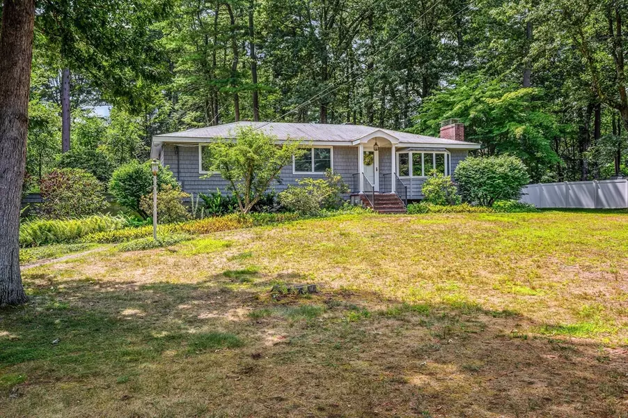 8 Oxford Road, Billerica, MA 01862