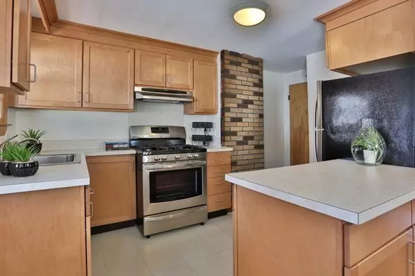 Somerville, MA 02145,15 Trull St. #15