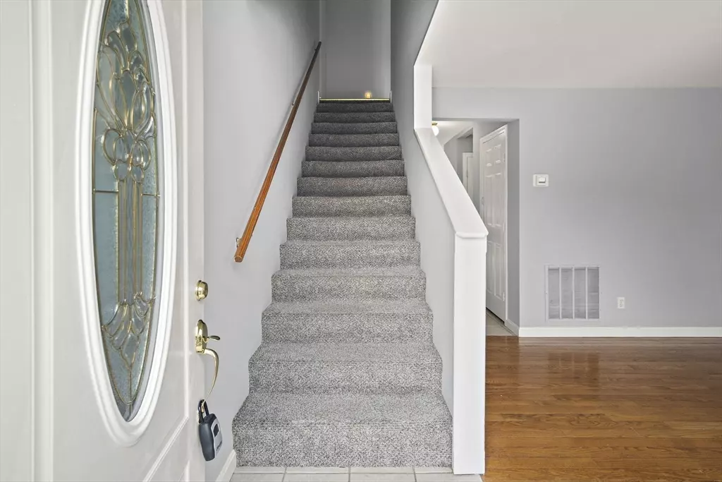 Central Falls, RI 02863,61 Orchard St #61