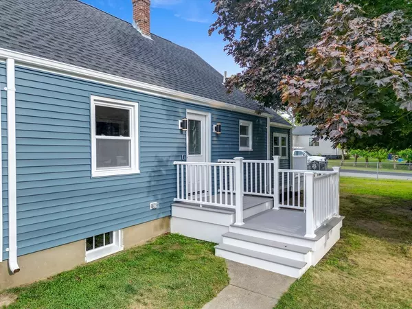 Fairhaven, MA 02719,389 Sconticut Neck Rd