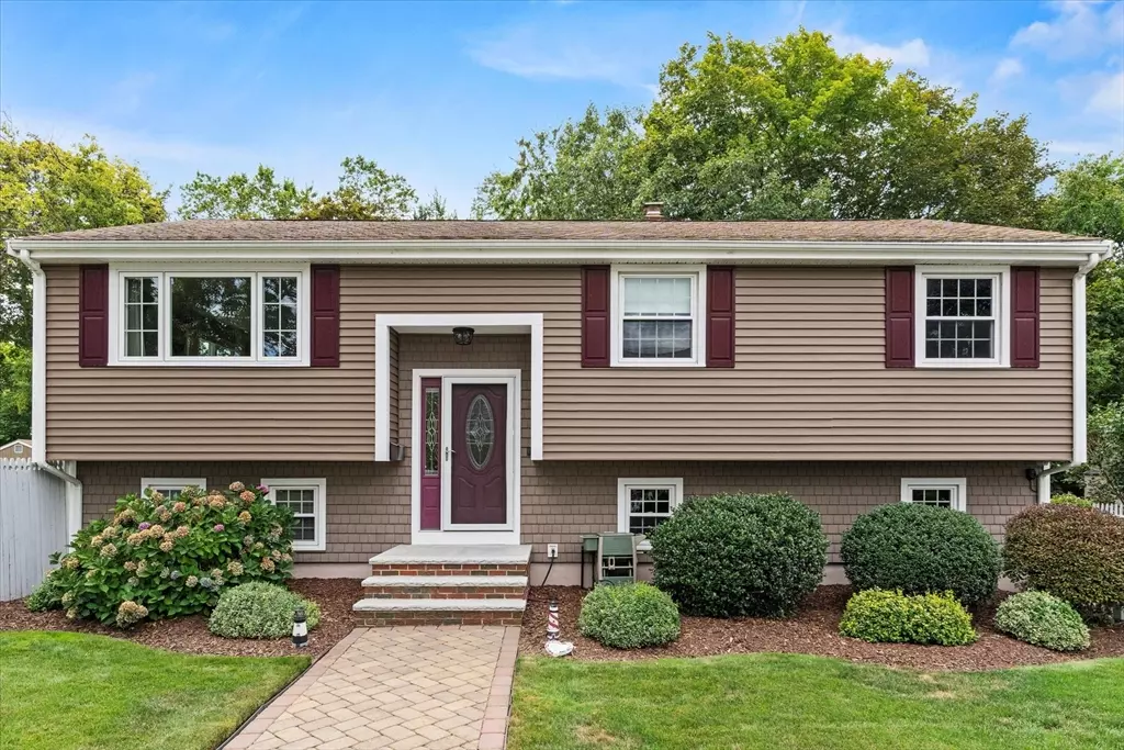 Saugus, MA 01906,42 Crescent