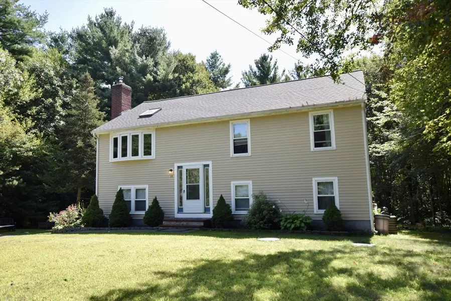 14 Blossom Ln, Berkley, MA 02779