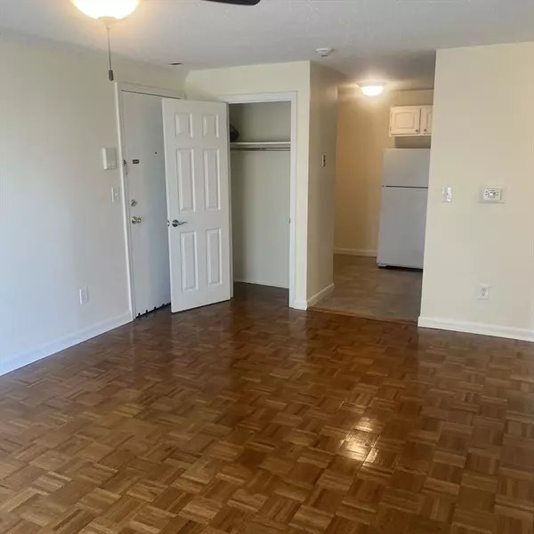 Gloucester, MA 01930,145 Essex #623