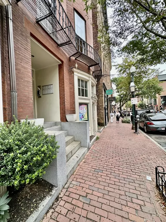 Boston, MA 02114,105 Charles #6