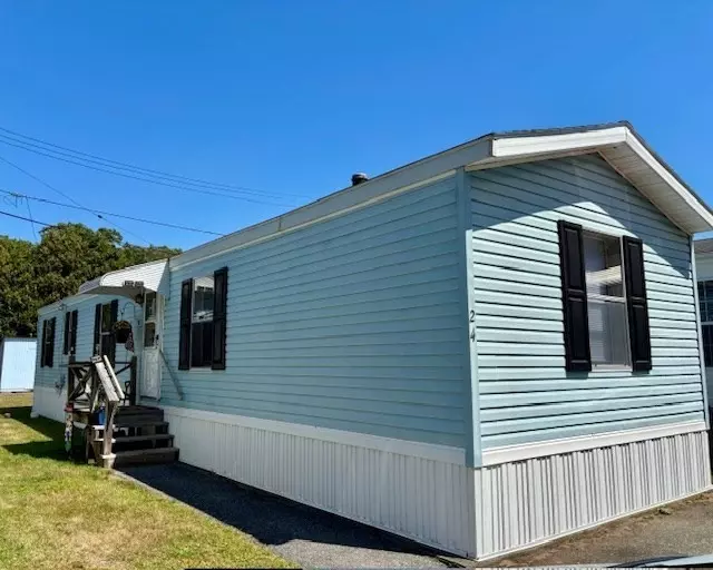 1044 Phillips Rd #24, New Bedford, MA 02745