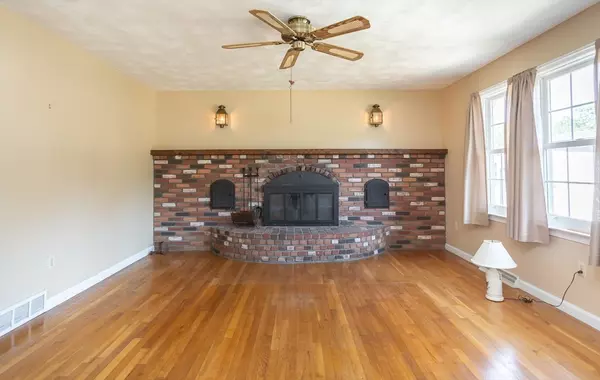 Fairhaven, MA 02719,6 Gardner St